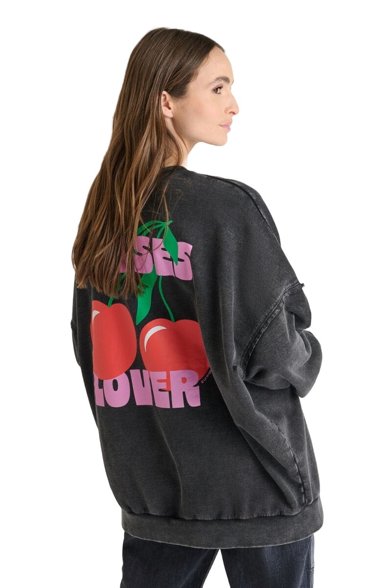 Damen Sweater mit Motiv auf dem Rücken in schwarz mit Kirschen Print von Le Temps des Cerises