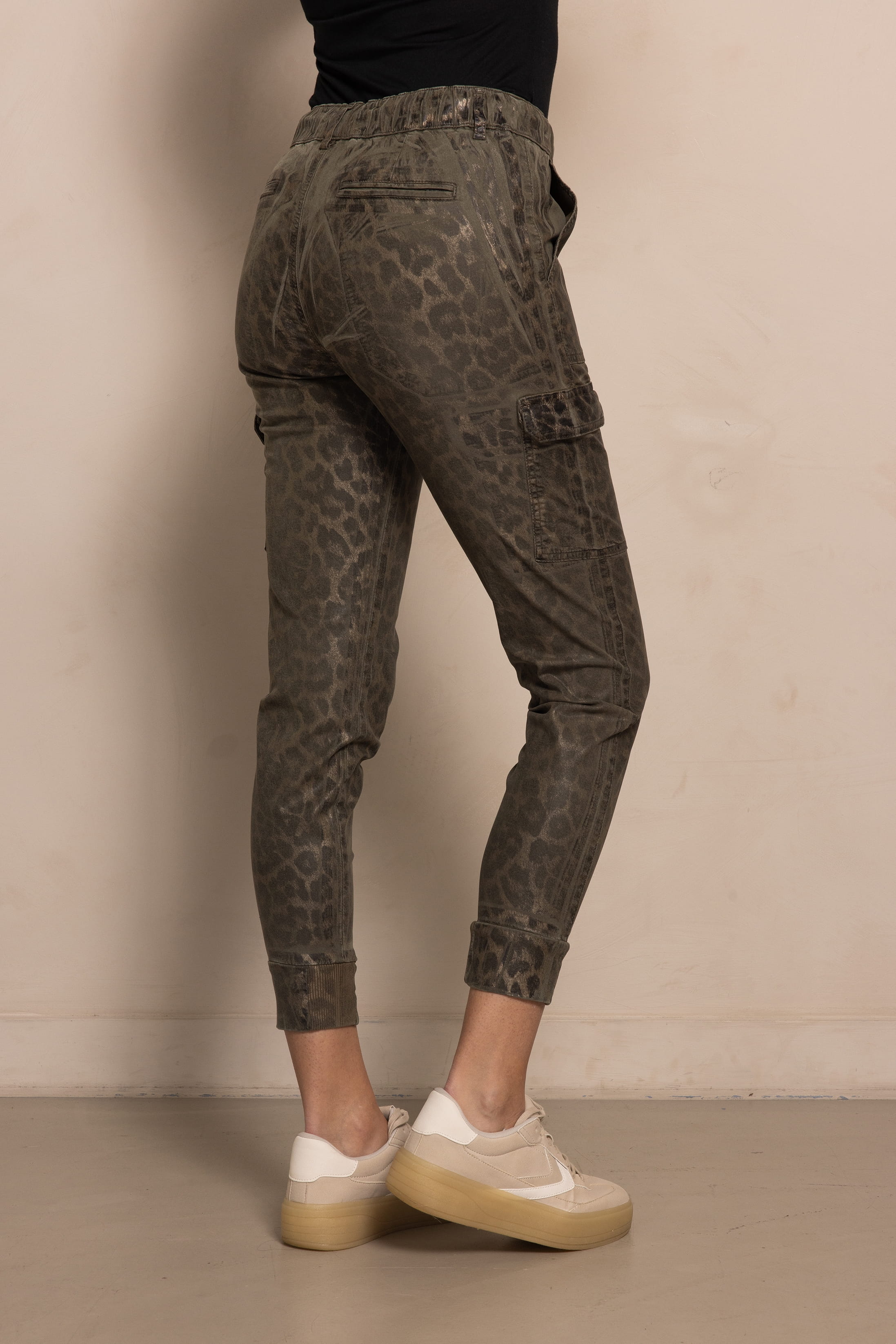 Damen Cargo Hose in Leo olive von Zhrill